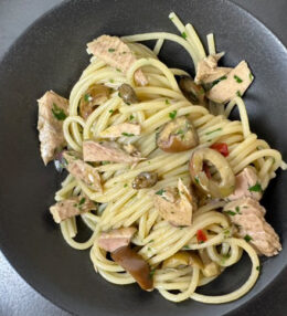 Spaghetti tonno e cipolla