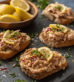 Bruschette al Pesto di Tonno con Scorza di Limone
